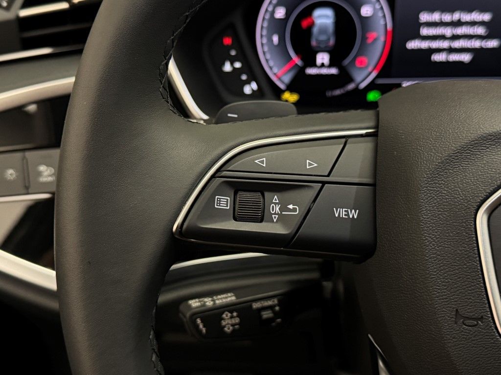 Vehicle image 41 of 48