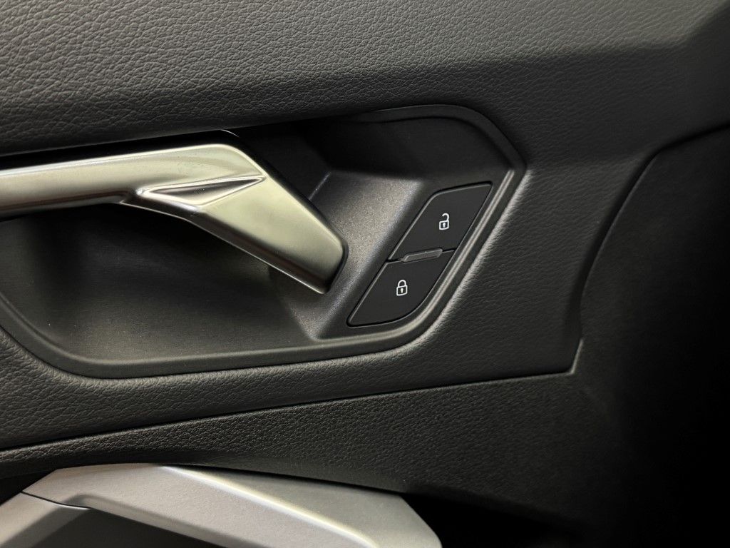 Vehicle image 42 of 48