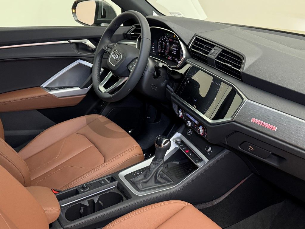 Vehicle image 17 of 48