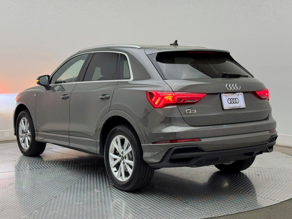 Vehicle image 9 of 48