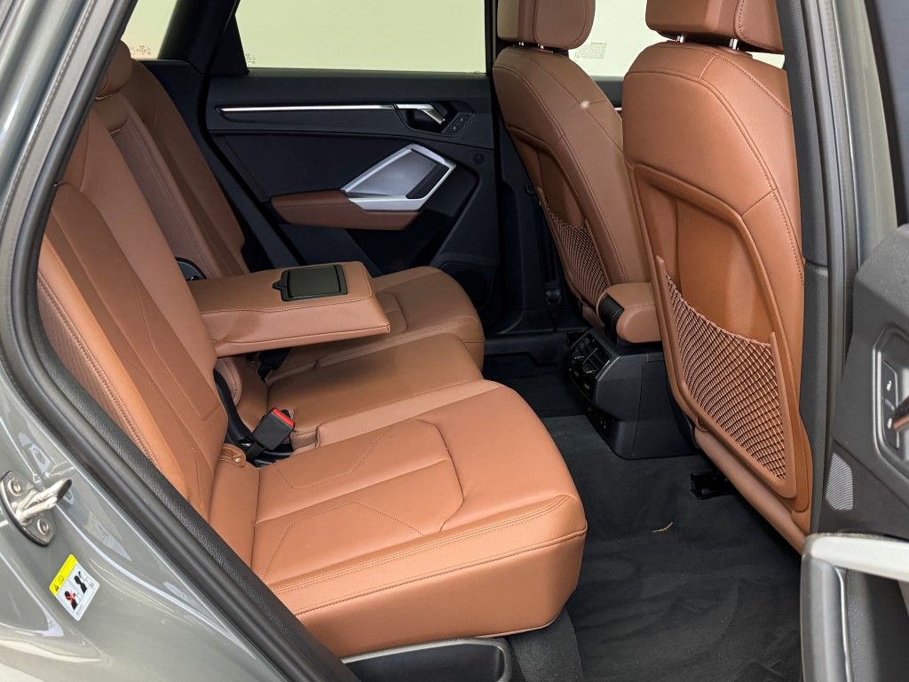 Vehicle image 22 of 48