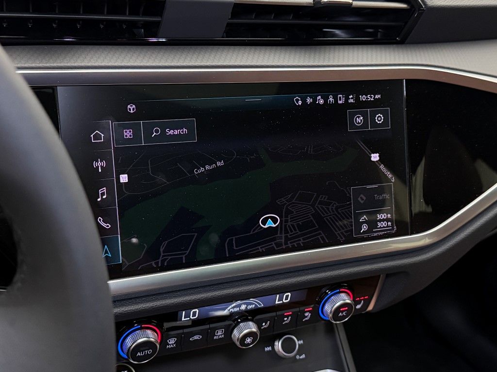 Vehicle image 33 of 48