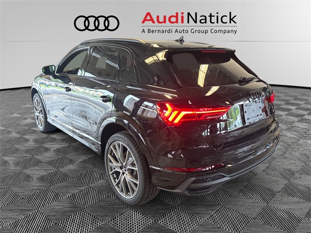 Vehicle image 7 of 15