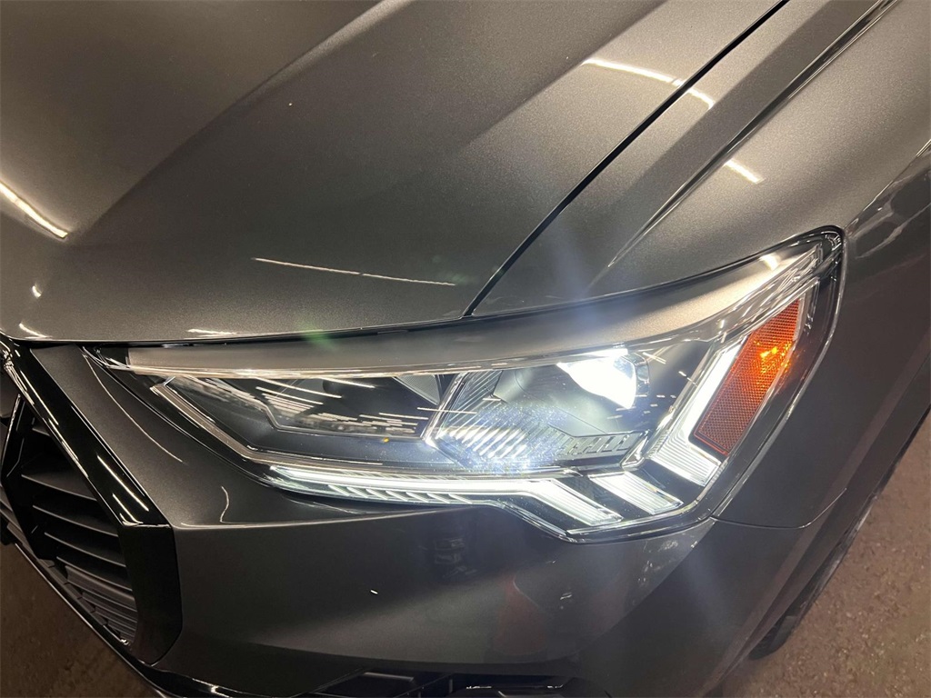 Vehicle image 28 of 31