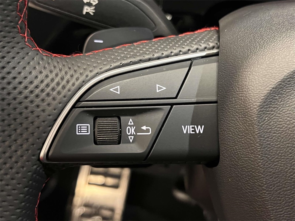 Vehicle image 19 of 31