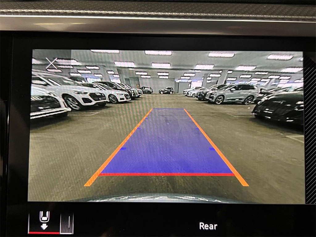 Vehicle image 14 of 31