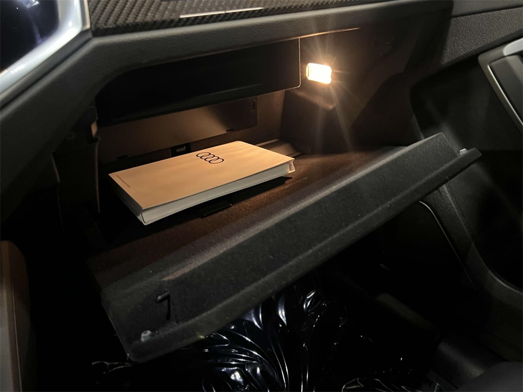 Vehicle image 18 of 31