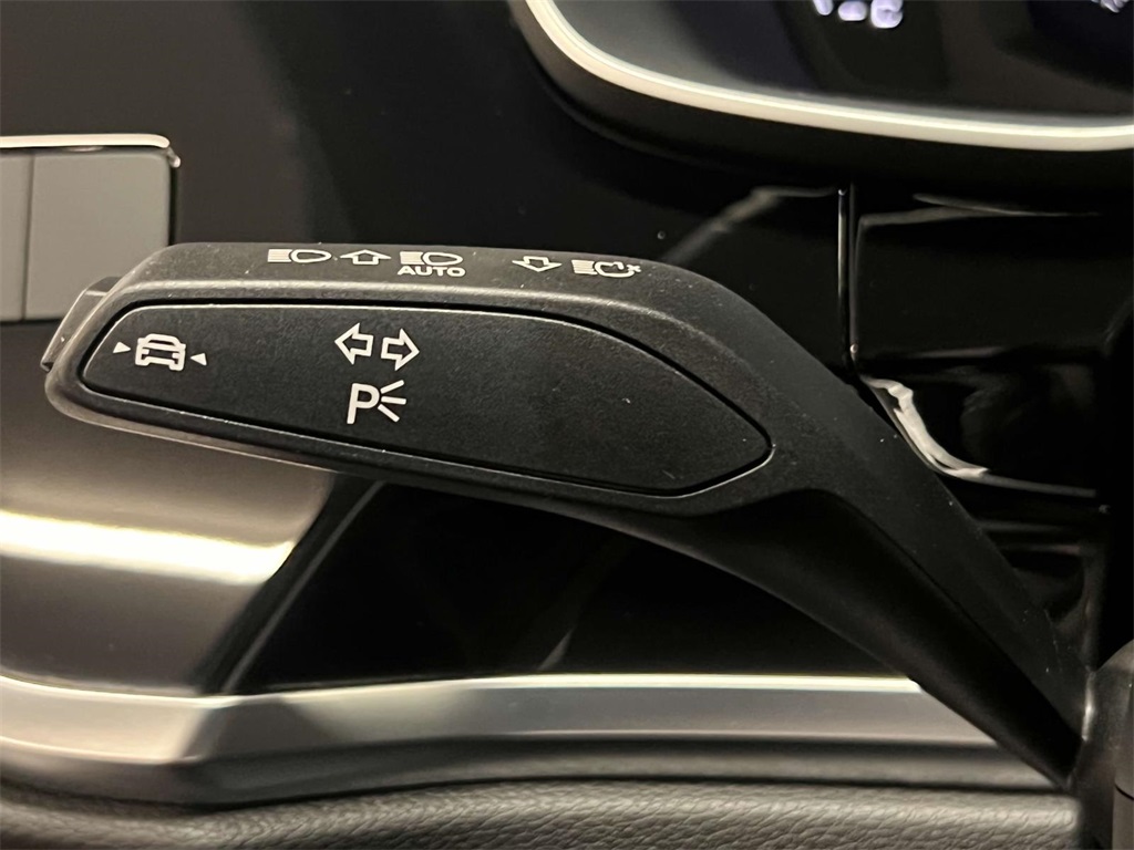 Vehicle image 22 of 31