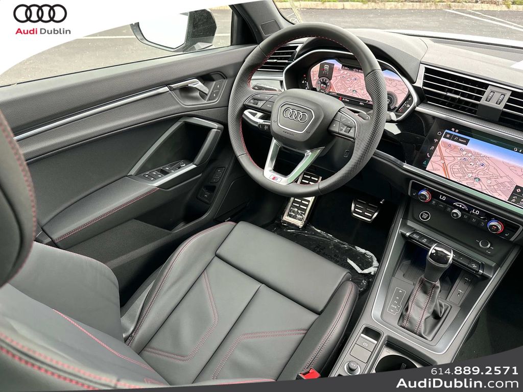 Vehicle image 33 of 35