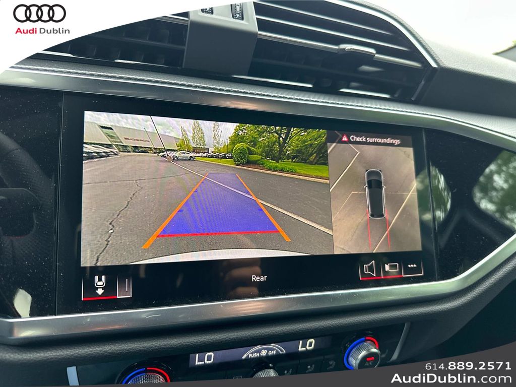 Vehicle image 21 of 35