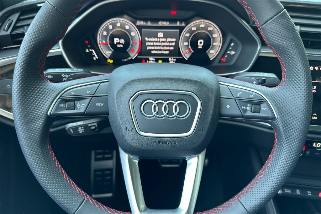 Vehicle image 21 of 23