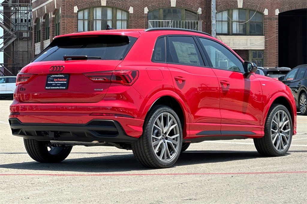 Vehicle image 5 of 23