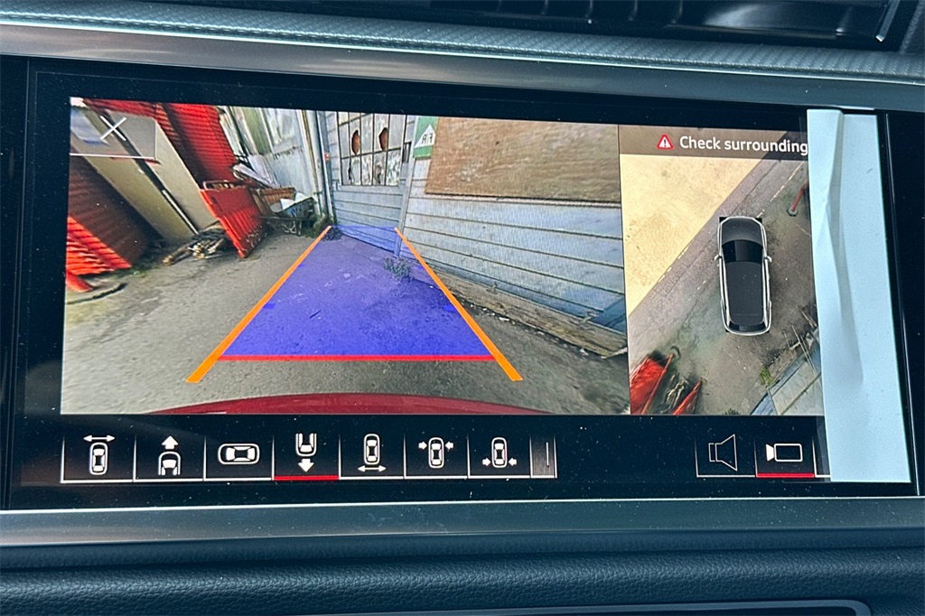 Vehicle image 17 of 23