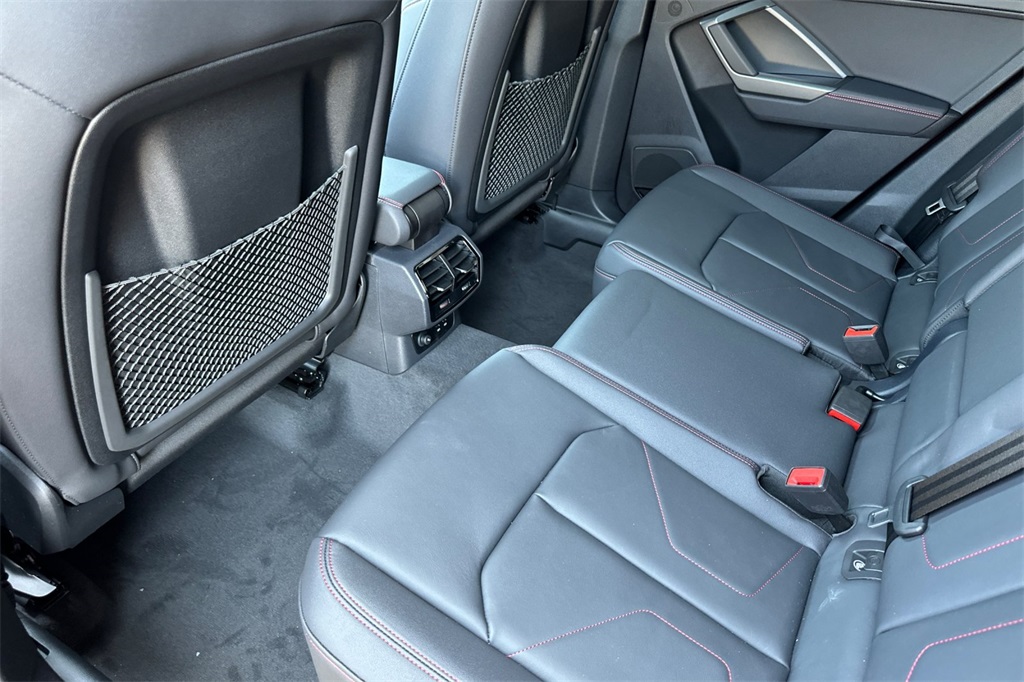 Vehicle image 9 of 23