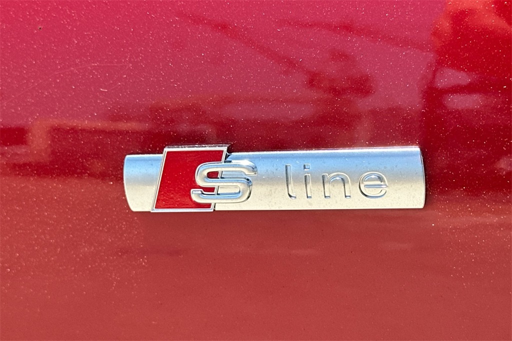 Vehicle image 22 of 23