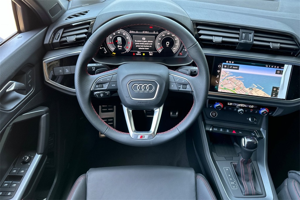 Vehicle image 11 of 23