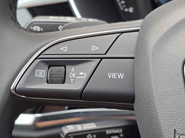 Vehicle image 21 of 42