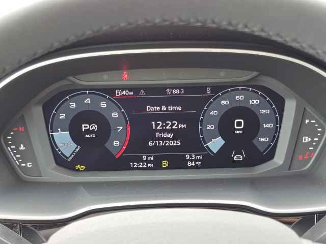 Vehicle image 40 of 42