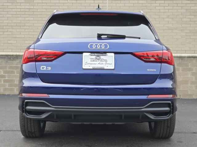 Vehicle image 8 of 42