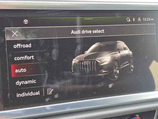 Vehicle image 20 of 42