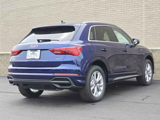 Vehicle image 7 of 42