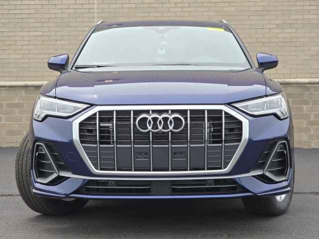 Vehicle image 3 of 42
