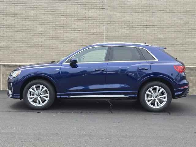 Vehicle image 10 of 42