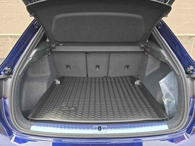 Vehicle image 29 of 42