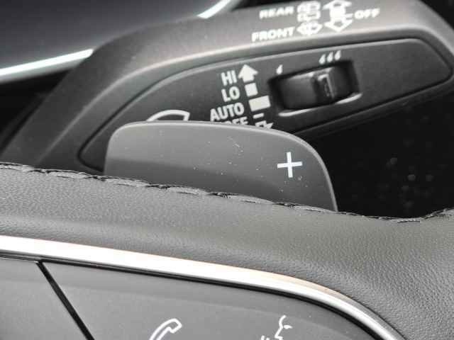 Vehicle image 23 of 42