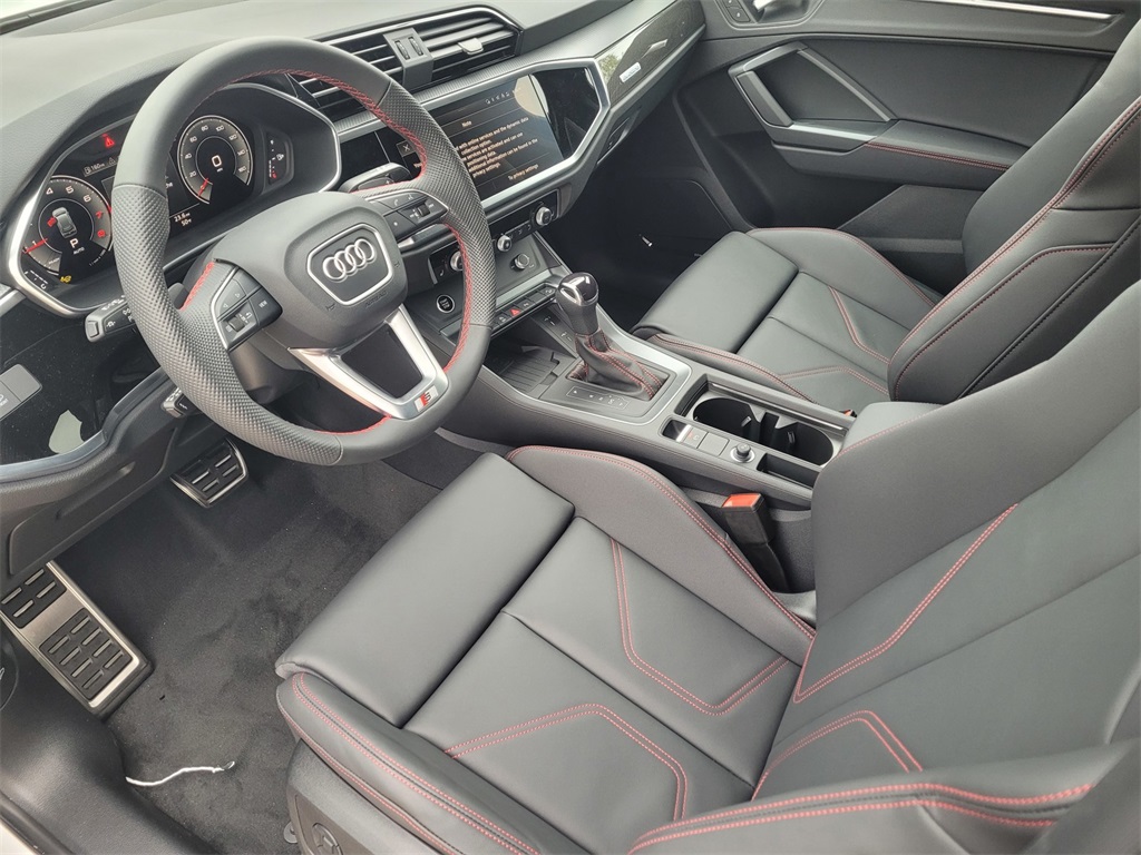 Vehicle image 12 of 14