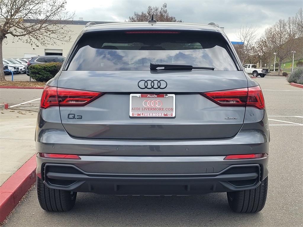 Vehicle image 5 of 15