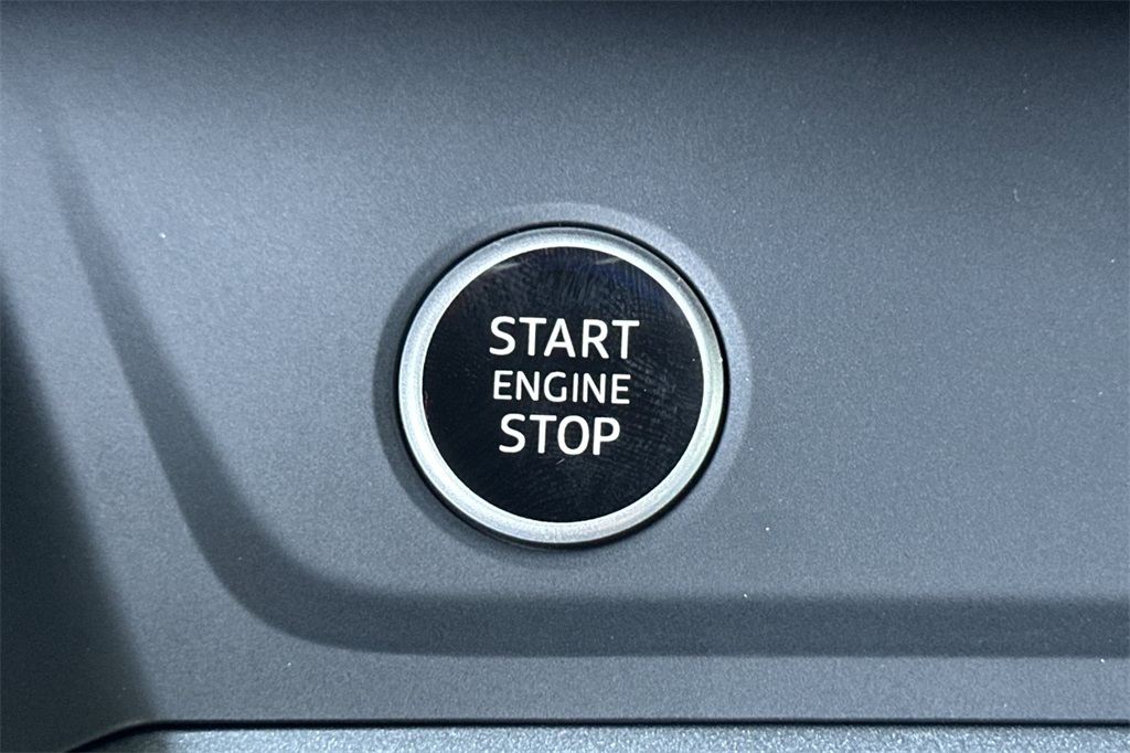 Vehicle image 20 of 23