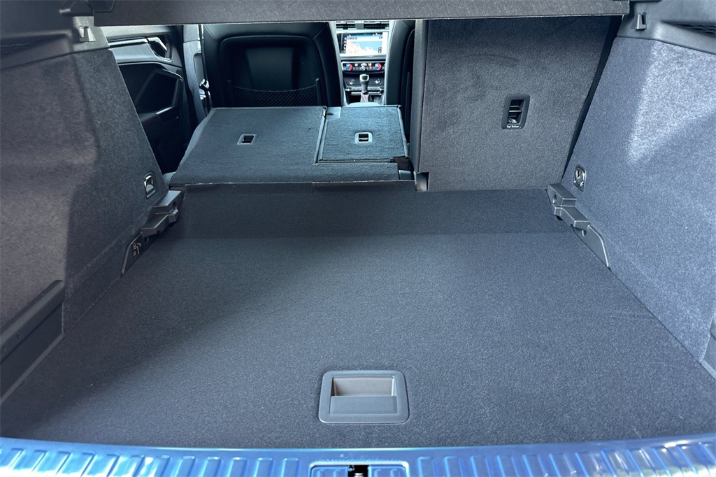 Vehicle image 12 of 23
