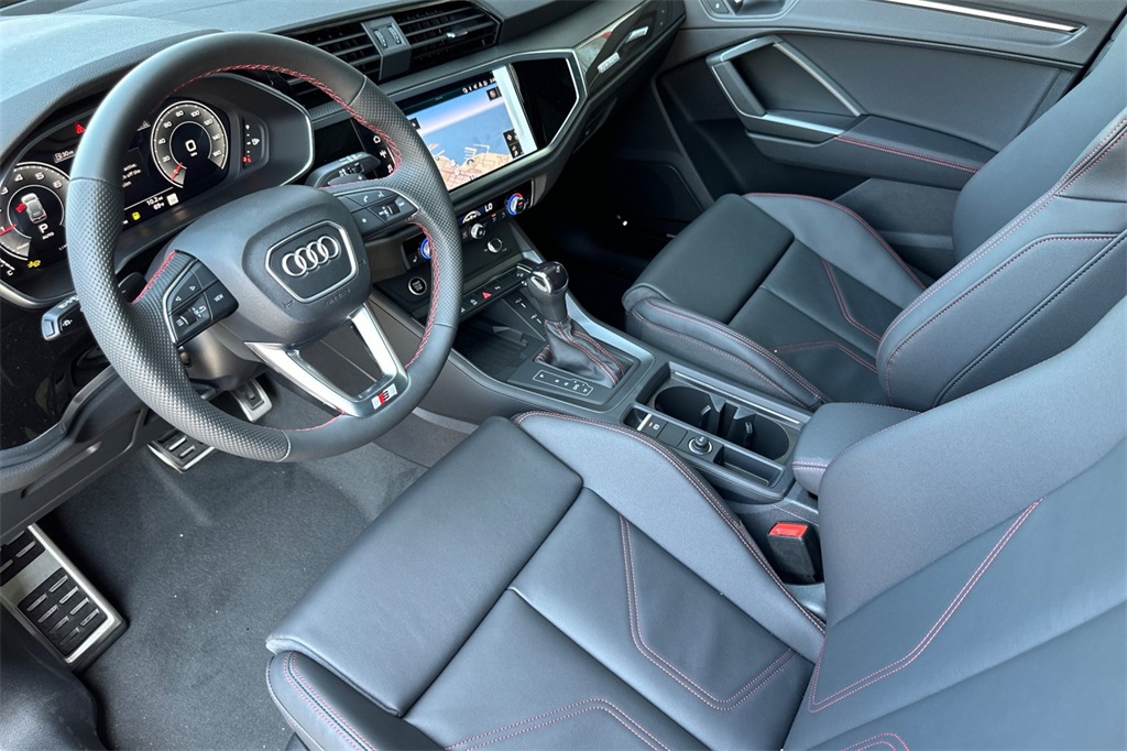 Vehicle image 7 of 23