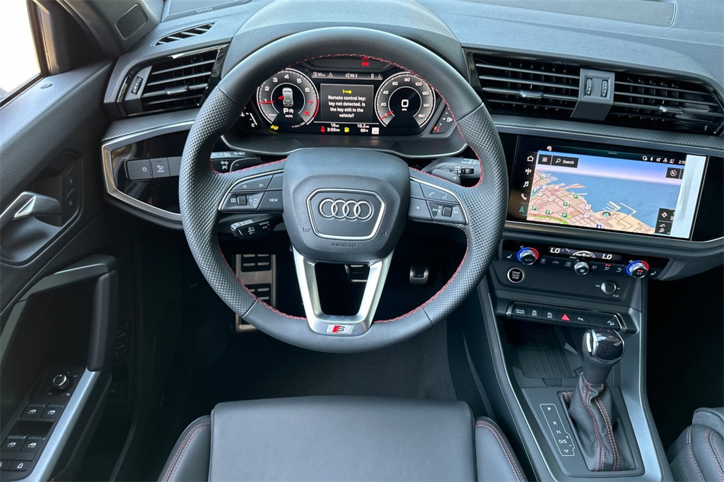 Vehicle image 11 of 23