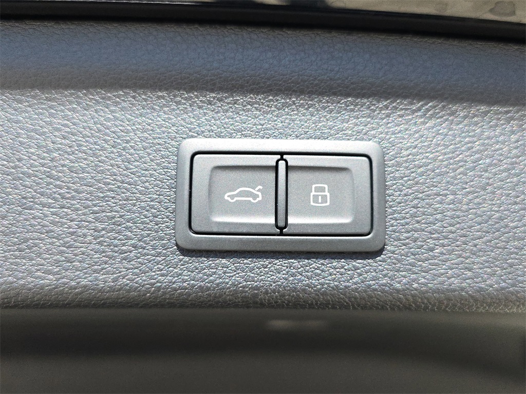 2025 Audi Q3 S Line Premium Plus Image 26 of 35