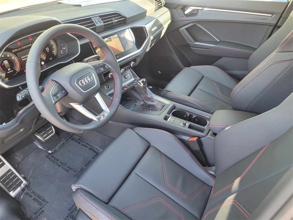 Vehicle image 13 of 15