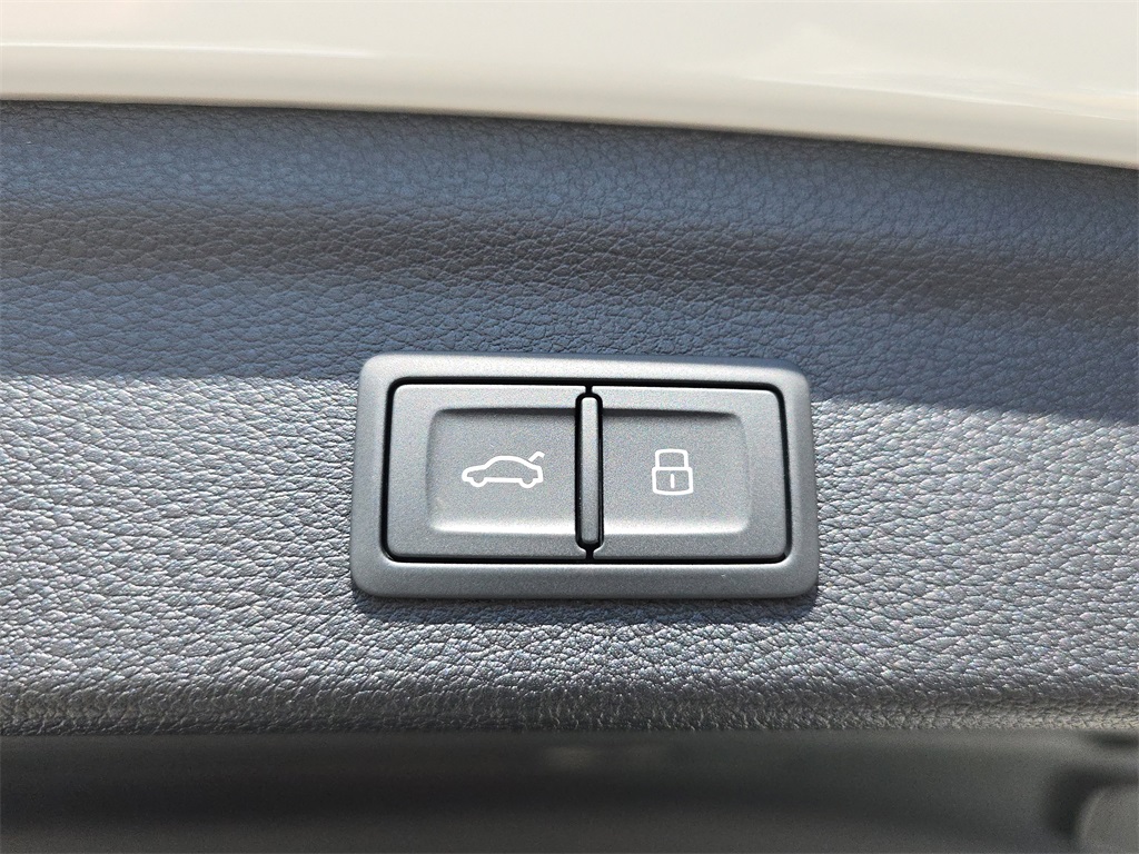 2025 Audi Q3 S Line Premium Plus Image 28 of 35