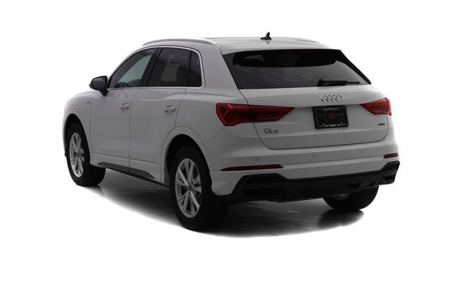 Vehicle image 4 of 17