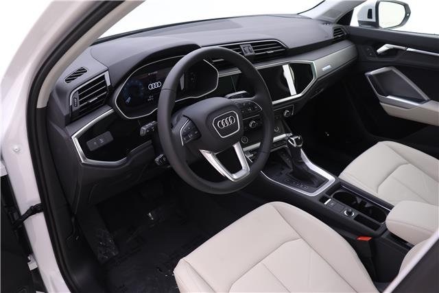 Vehicle image 10 of 17