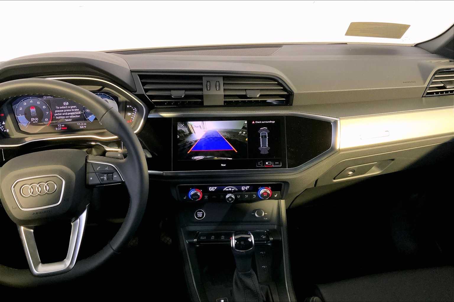 Vehicle image 7 of 19