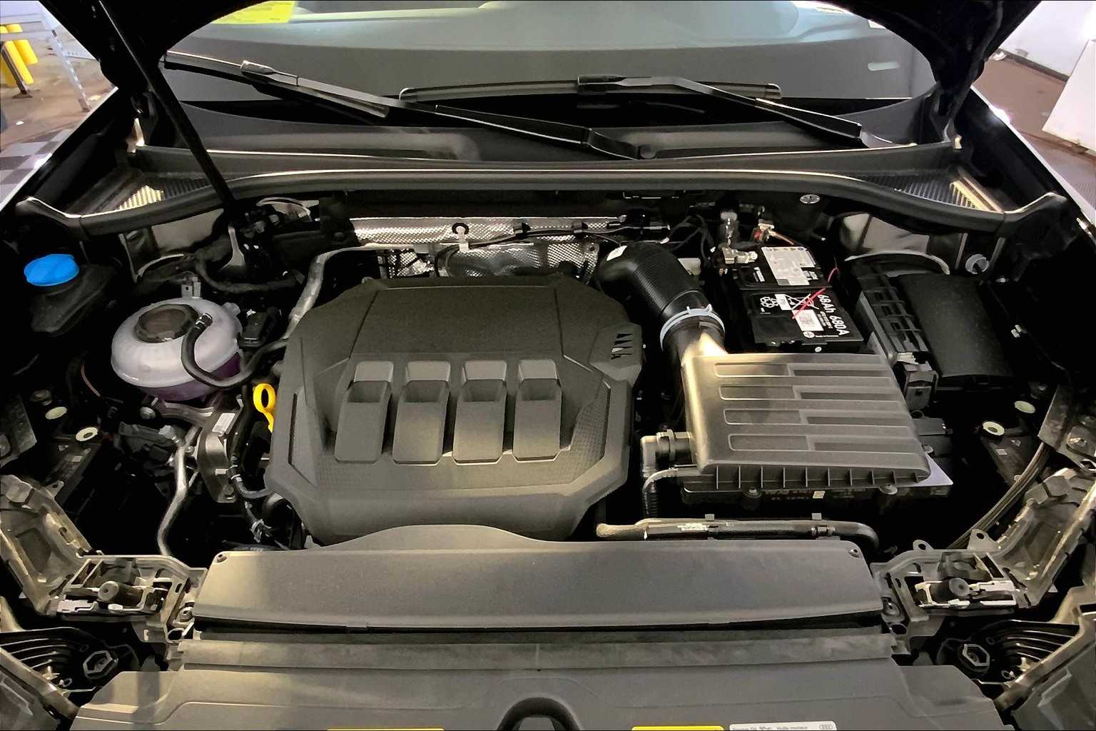 Vehicle image 16 of 19