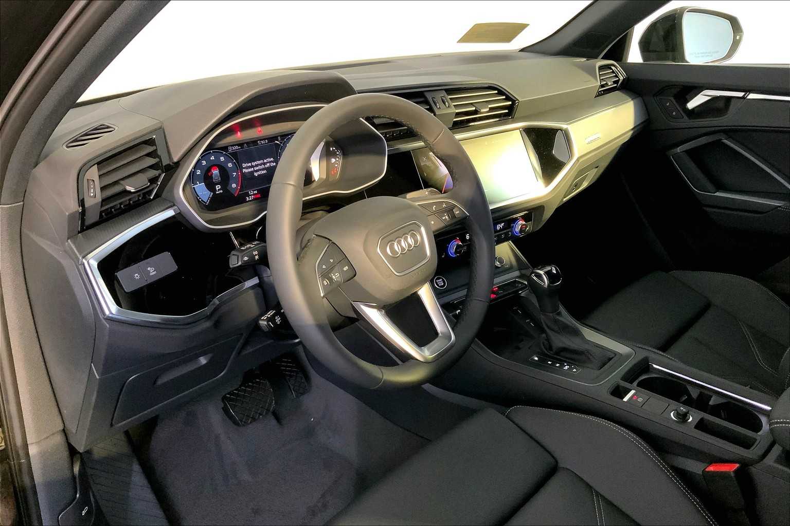 Vehicle image 9 of 19