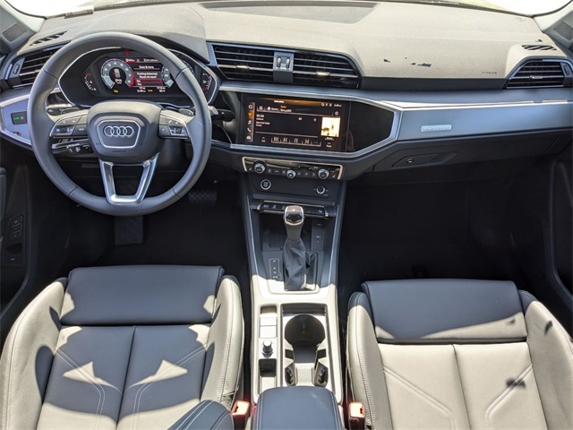 Vehicle image 14 of 19