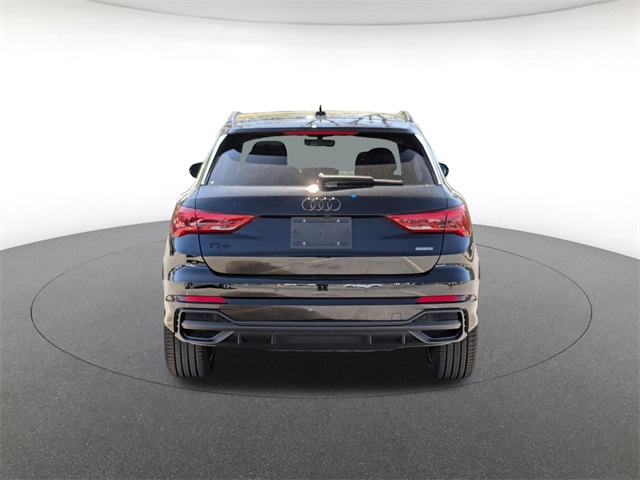 Vehicle image 5 of 19
