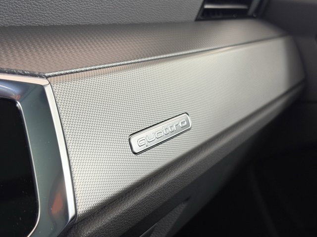 Vehicle image 23 of 28