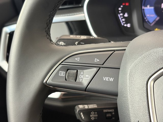 Vehicle image 26 of 28