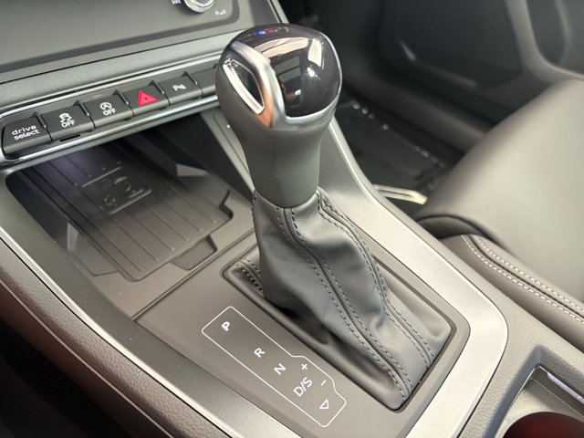Vehicle image 20 of 28