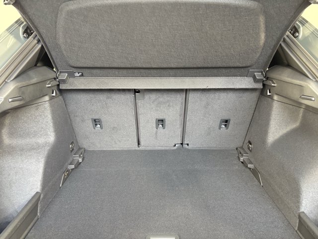 Vehicle image 10 of 28