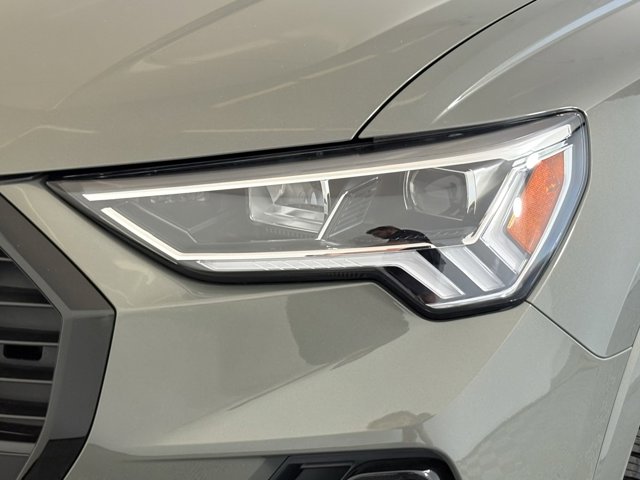 Vehicle image 27 of 28